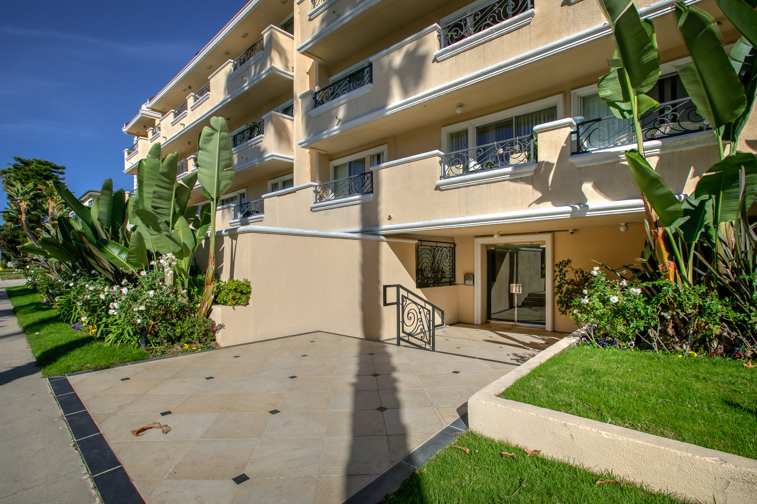 Santa Monica Sandpiper